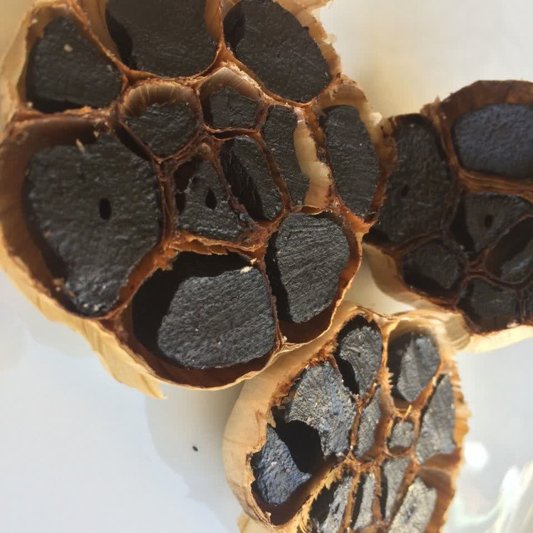 سیر سیاه اصل تازه (یک کیلویی) پاستیلی درجه یک و شیرین تهیه شده ازسیرهمدان