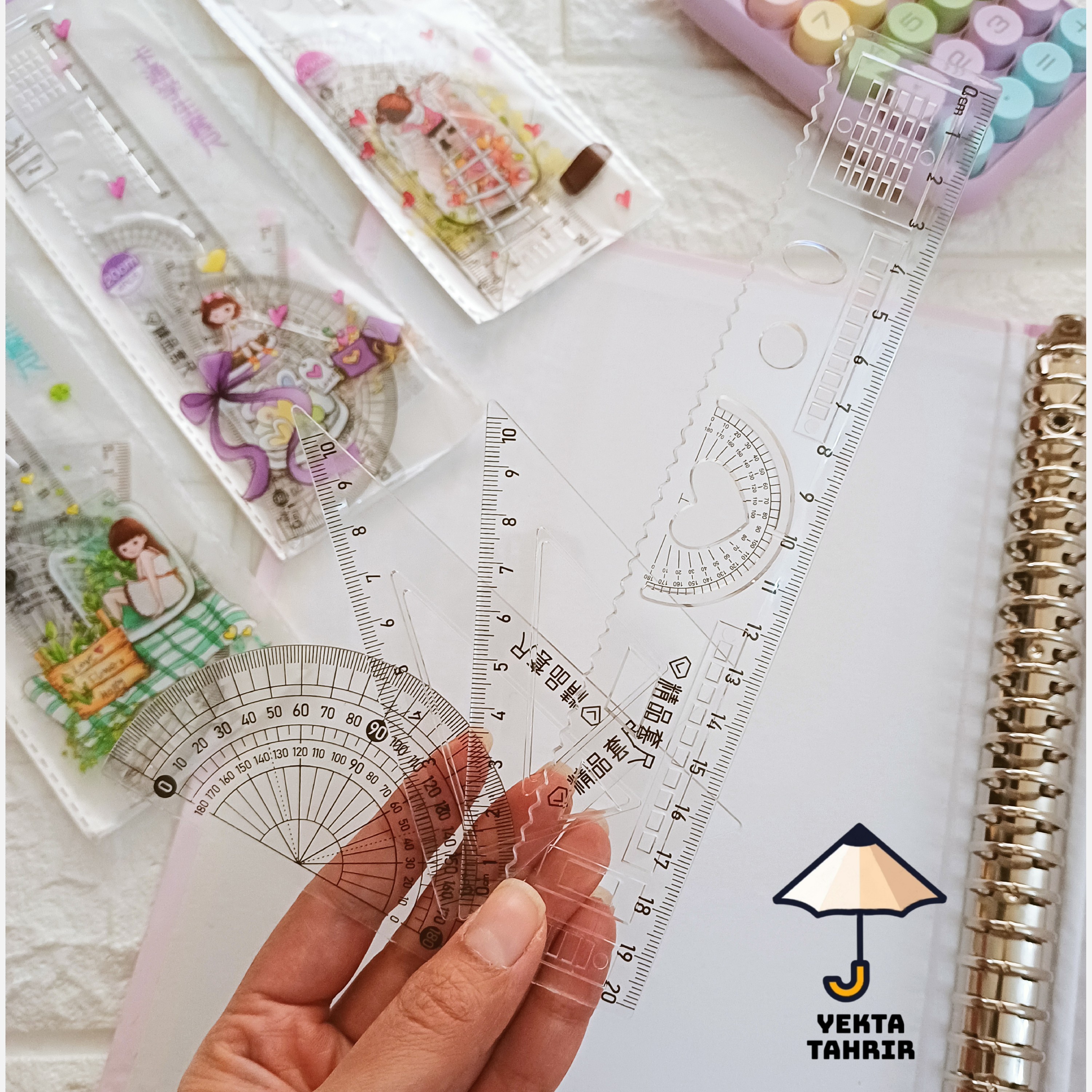 ست 4 عددی خط کش و گونیا نقاله فانتزی انیمه و لبوبو دارای اشکال هندسی