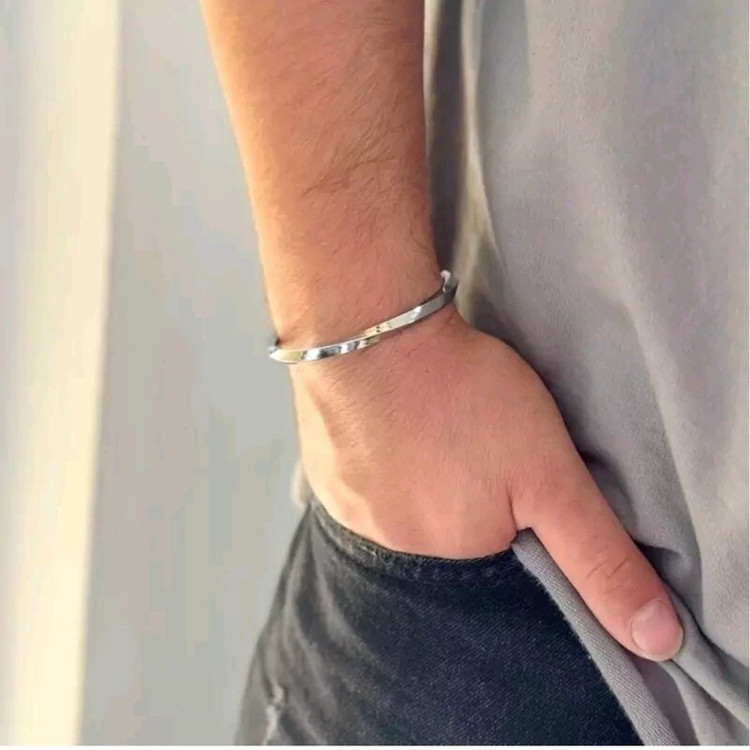 دستبند مردانه بنگل مردانه پیچ استیل رنگ ثابت