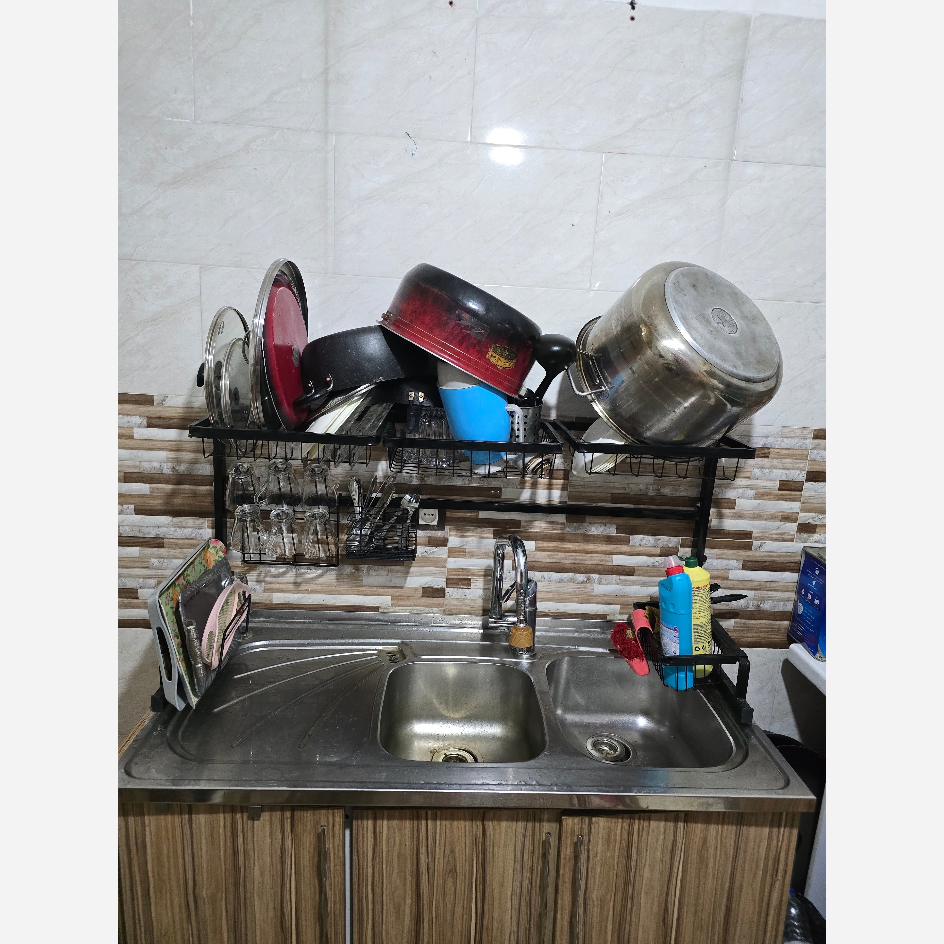 آبچکان پشت پنجره ای 7 سبده مدل آرین در رنگهای مشکی و سفید و طوسی