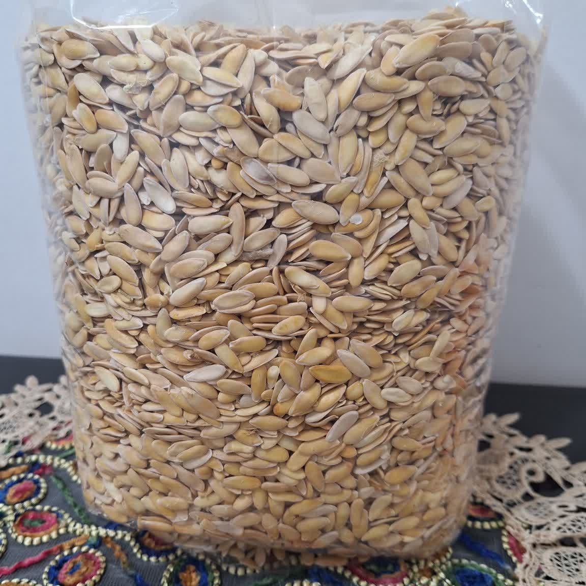 تخمه خربزه (خام) تازه و بدون پوچی بسته یک کیلویی