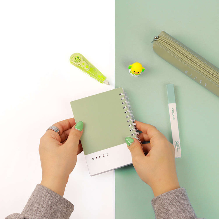 دفترچه پنتون کیفت Pantone