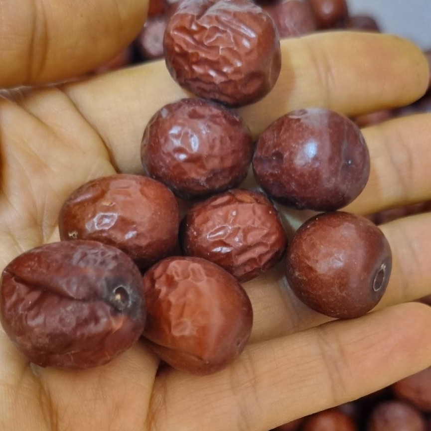 عناب تازه و نرم و گوشتی(یک کیلویی)