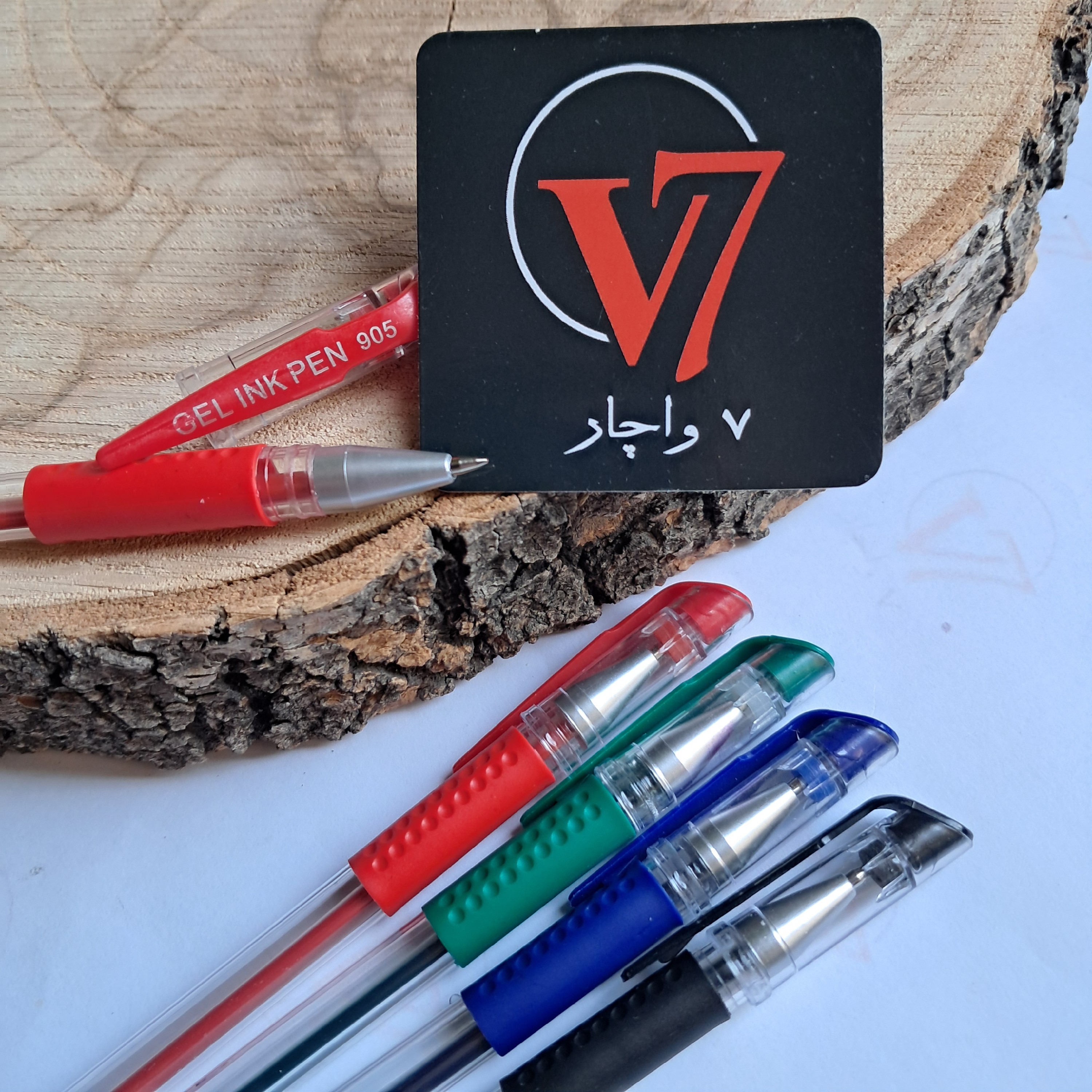 خودکار وارداتی با جوهر ژله ای روان و خوش دست مناسب جزوه و مشق و مصرف روزانه