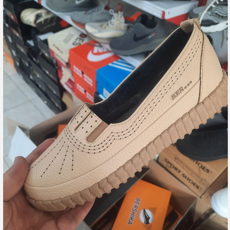 کفش زنانه طبی دست دوز در رنگبندی