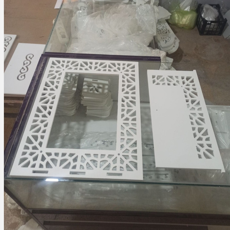 آینه باکس پر کار بسیار زیبا آینه همراه باکس ست حمام سرویس بهداشتی باکس دارای طبقه و جای دستمال رول ورق درجه یک ضد آب