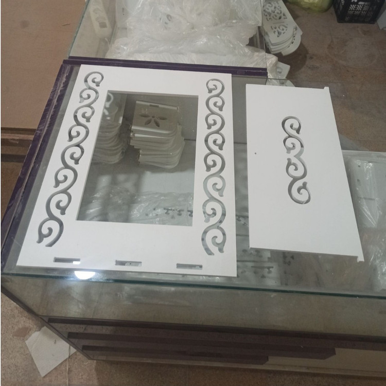 آینه باکس پر کار بسیار زیبا آینه همراه باکس ست حمام سرویس بهداشتی باکس دارای طبقه و جای دستمال رول ورق درجه یک ضد آب