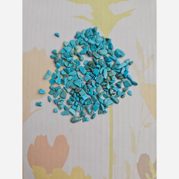 سنگ فیروزه خوردشده و طبیعی