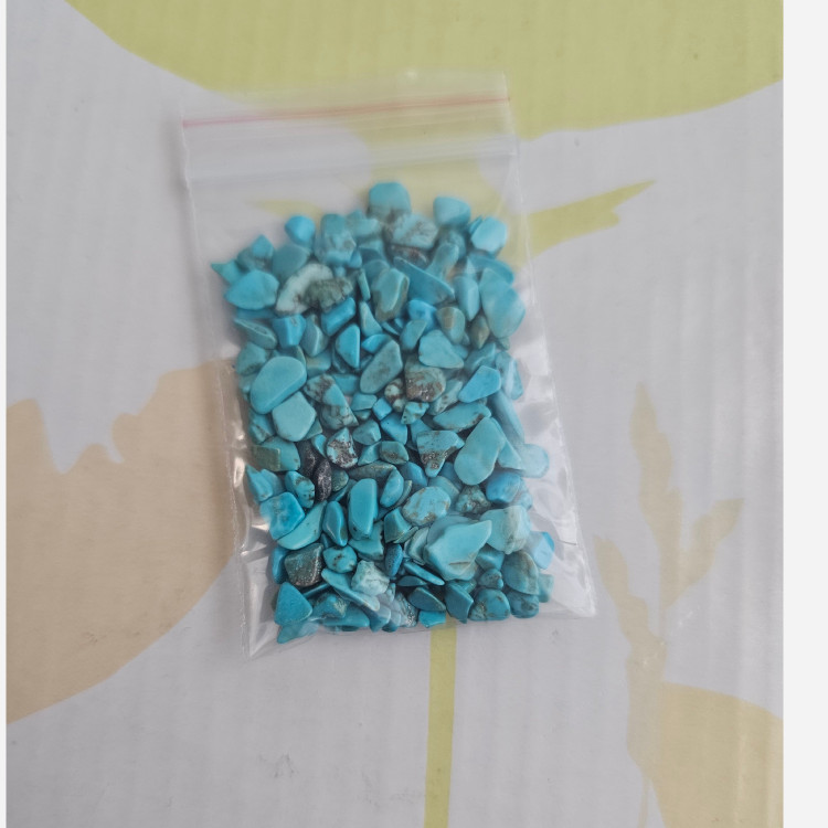 سنگ فیروزه خوردشده و طبیعی
