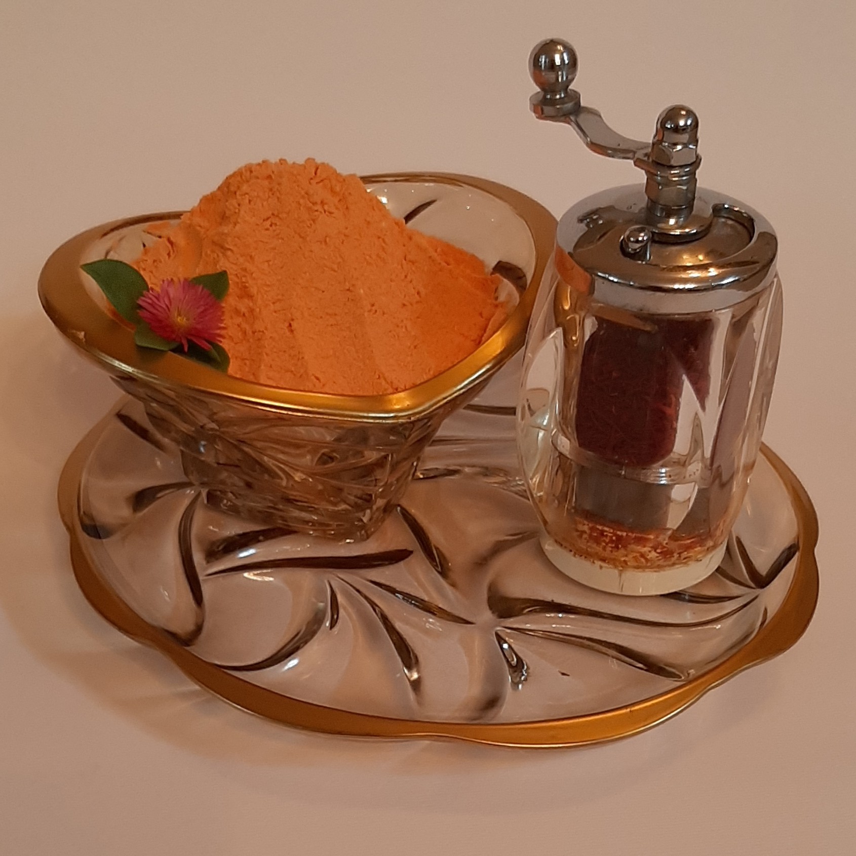 پودر زعفران درجه یک قائنات نیم کیلویی (500گرمی)