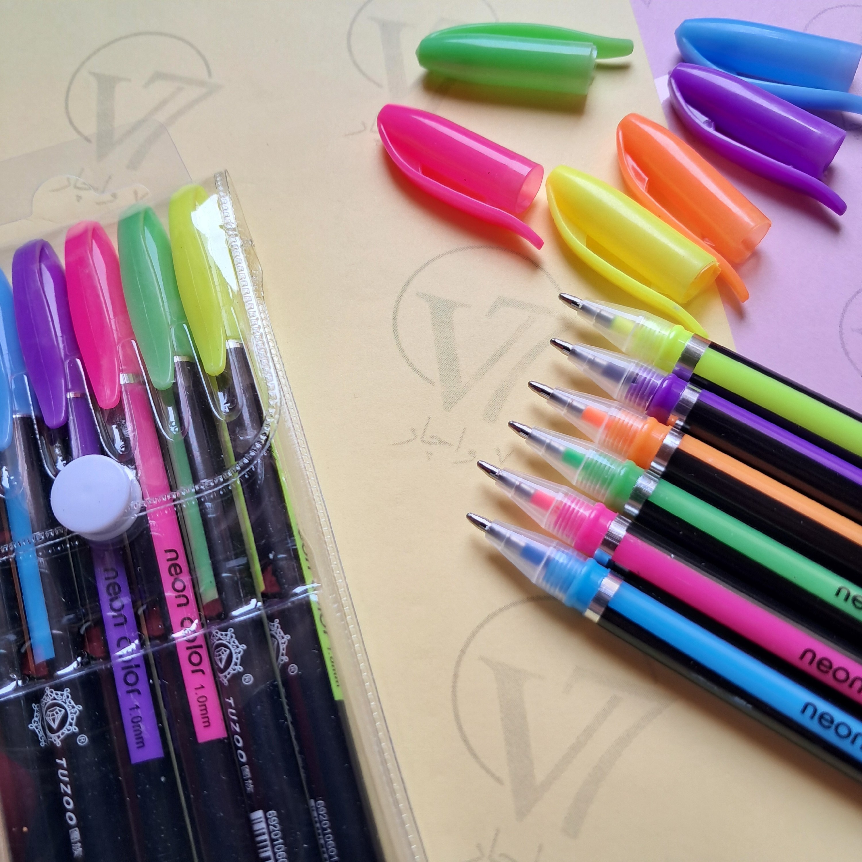 خودکار نئونی neon color برند zuixua پاستلی و گلیتر اکلیلی و شاین با نوک mm 1 در بسته های 12 و 36 و 48 عددی