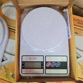 ترازو آشپزخانه اصلی چین برند سومیت با باطری، دیجیتال 10 کیلویی sf 400 دقت 1 گرم، سفید درجه 1 ، ممتاز 5 ستاره