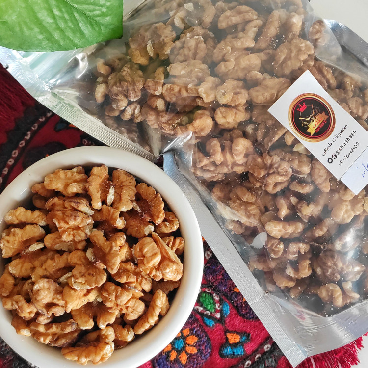 مغز گردو صبحانه ایرانی تازه نیم کیلویی داهمان(تویسرکان)