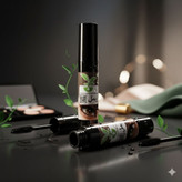 ریمل طبیعی تشکیل شده از سرمه چهار مغز و روغن کندش و تقویت مژه ها