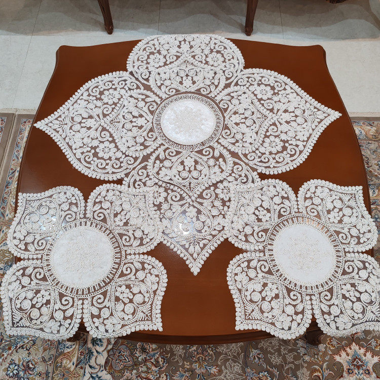 رومیزی مربع دانتل مخمل سه تکه طرح قلب جدید