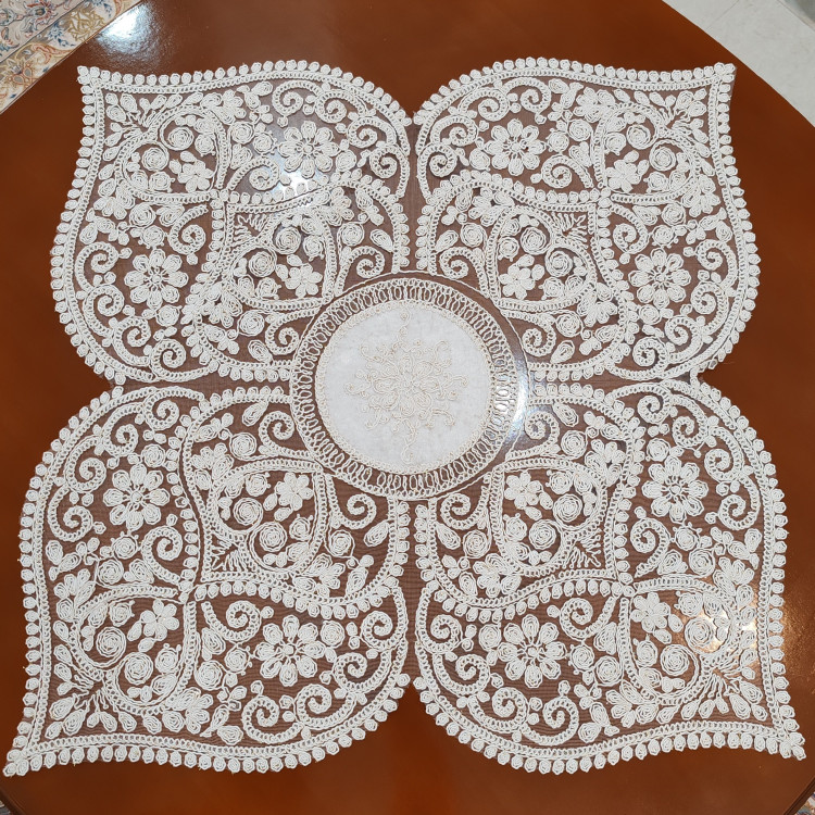 رومیزی مربع دانتل مخمل سه تکه طرح قلب جدید