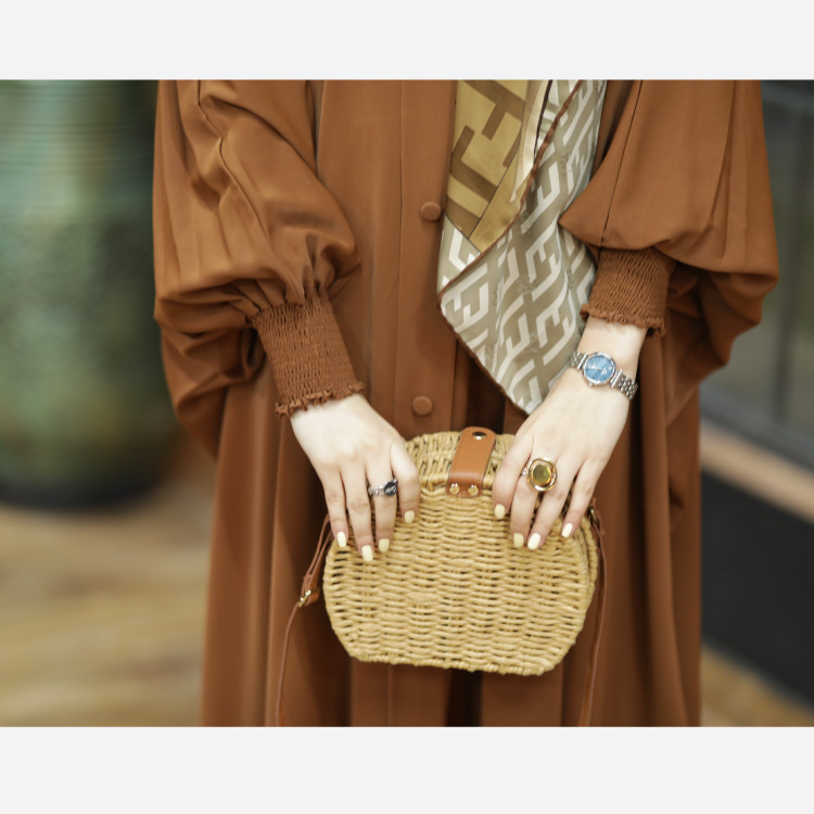 عبای ساده آرامش و مینیمال در رنگ بندی