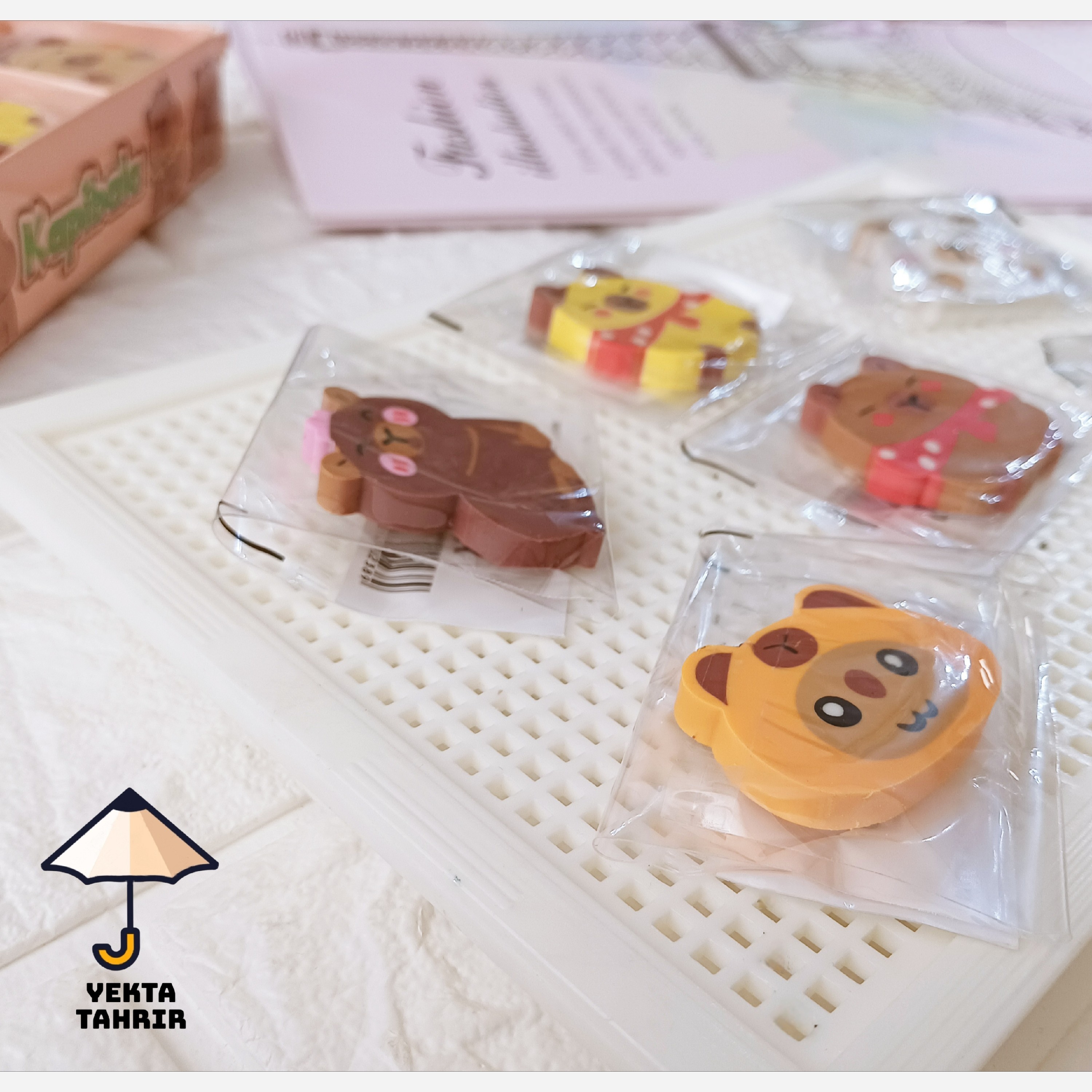 پاک کن فانتزی کاپی بارا پاکن کاپی بارا ابعاد حدودا 4 در 4 سانتی متر