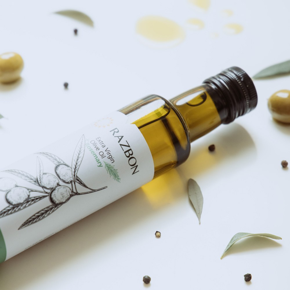 روغن زیتون فرابکر با عصاره طبیعی رزماری رزبن حجم 250 میلی لیتر