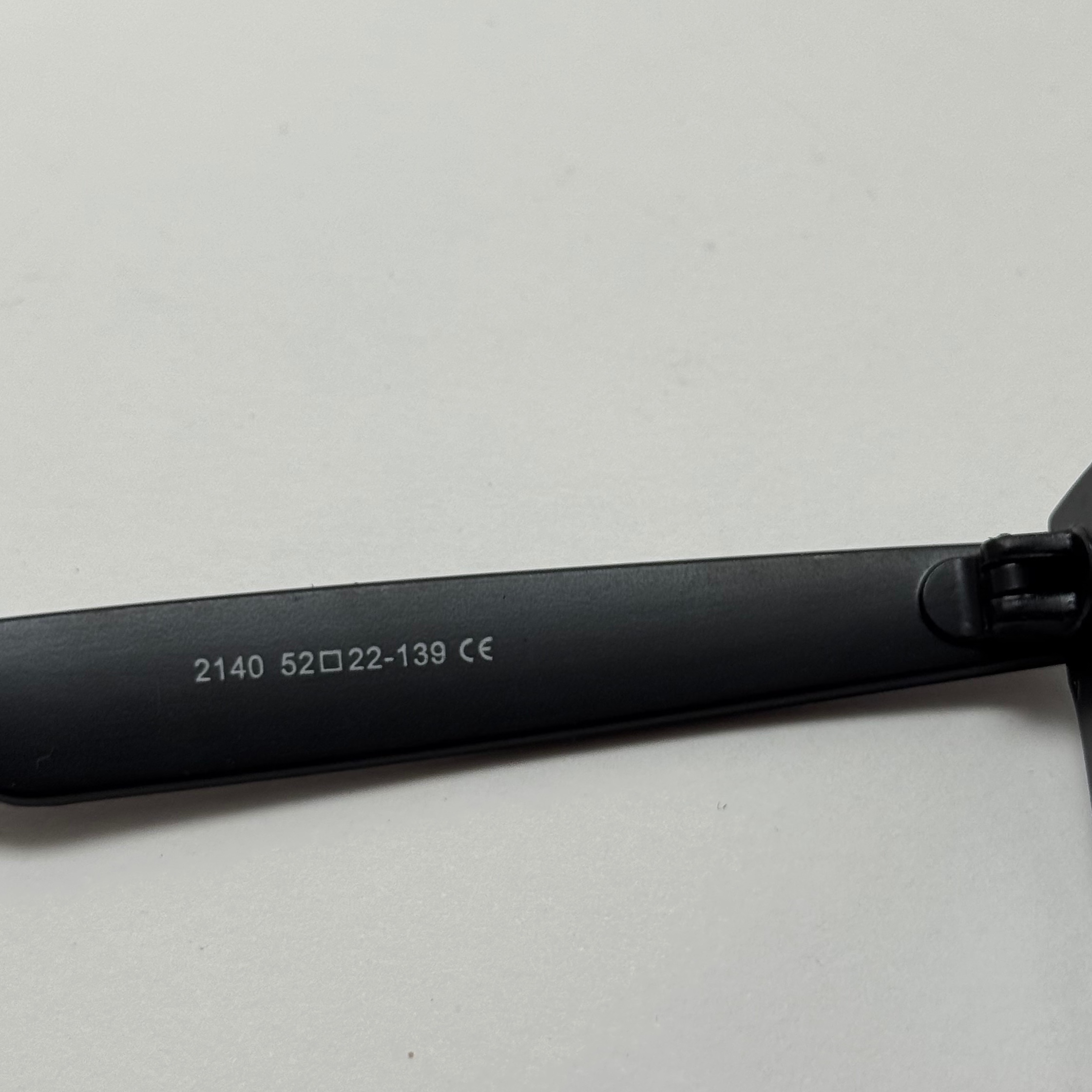 عینک آفتابی فوق سبک ویفرر تمام مشکی کد 2140