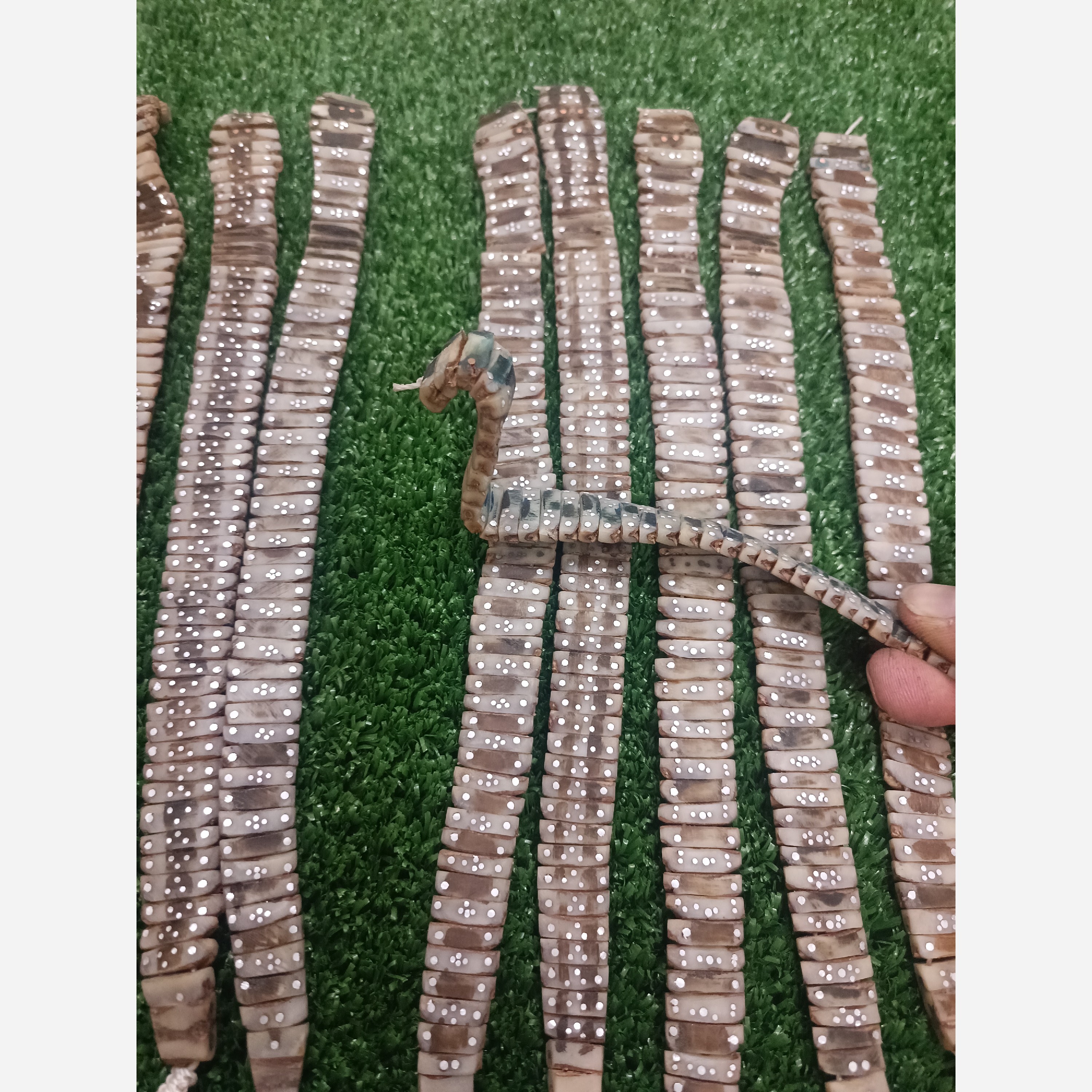 تسبیح هسته خرما میخکوب ماری تک سر کد 4