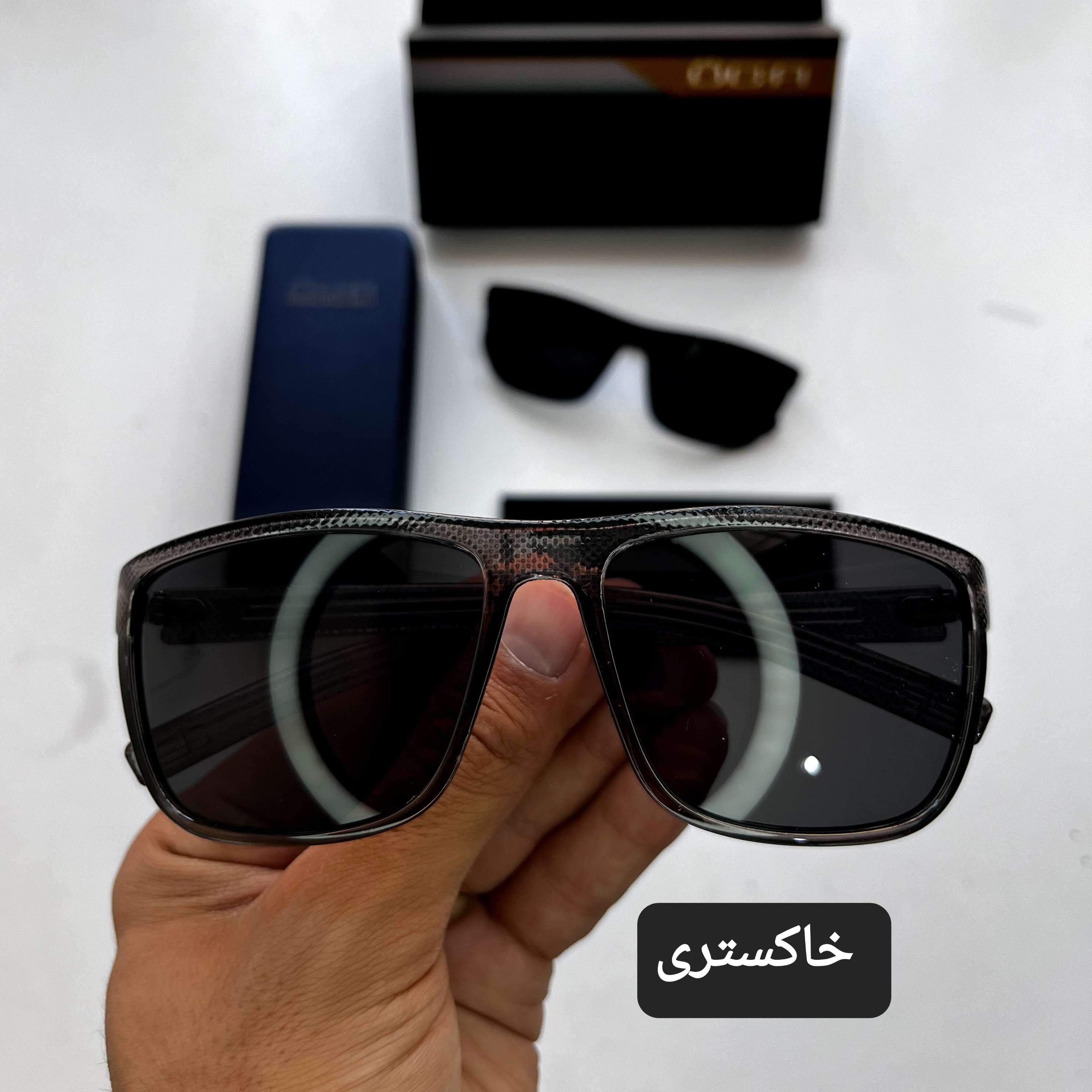 عینک آفتابی آنتی رفلکس و uv400 مردانه اوگامورل همراه با کاور و دستمال