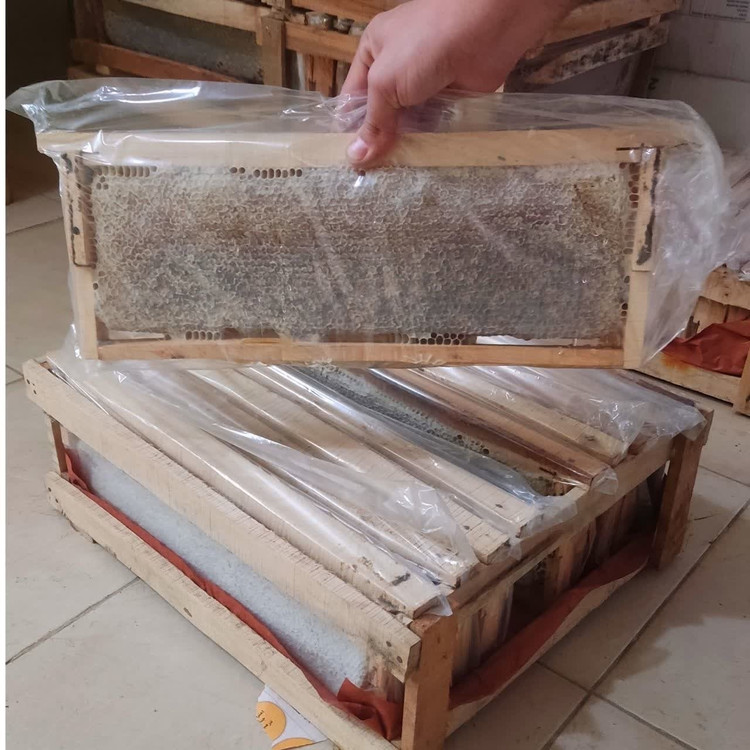 عسل طبیعی چهل گیاه باموم سبلان( یک کیلویی)