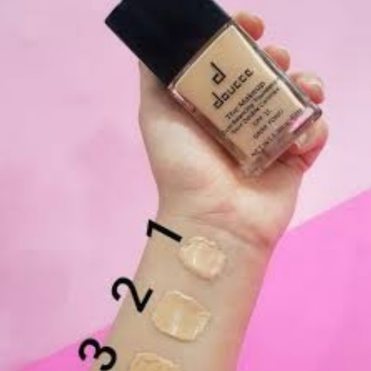 کرمپودر دوسه SPF15 کیفیت عالی پوشانندگی یکنواخت بدون ماسیدگی یا پوسته پوسته شدن بافت سبک مناسب انواع پوست