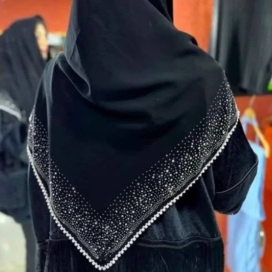 روسری کوپرا مشکی مجلسی نگین و مروارید دار (شامل هدیه)