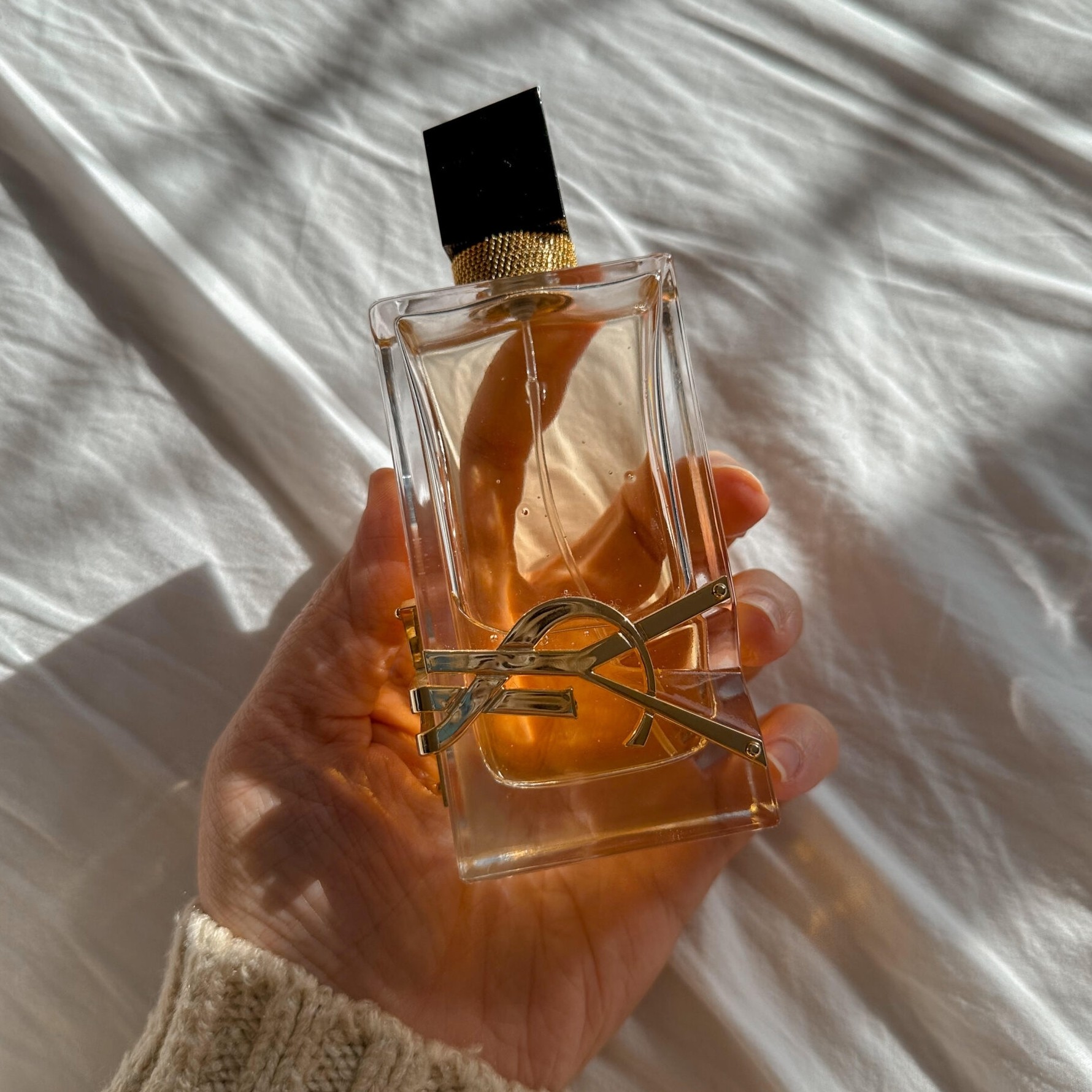 عطر و ادکلن ایو سن لورن لیبره Yves Saint Laurent Libre اصل با کیفیت عالی و ماندگاری بالا ( حداقل خرید 10 میل )