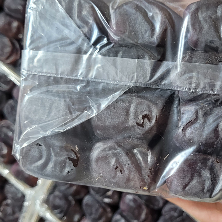خرما یا رطب مضافتی باغات بم نوع درشت (48 دانه)-12بسته 700 گرمی در مادر کارتن