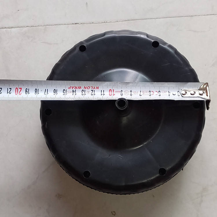 لاستیک و چرخ یدکی ماشین مجیک کار