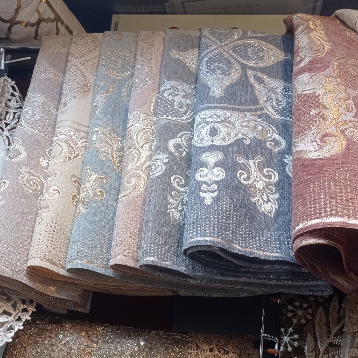 رومیزی خاطره مخمل قلمکاری جدید مربع سایز 90