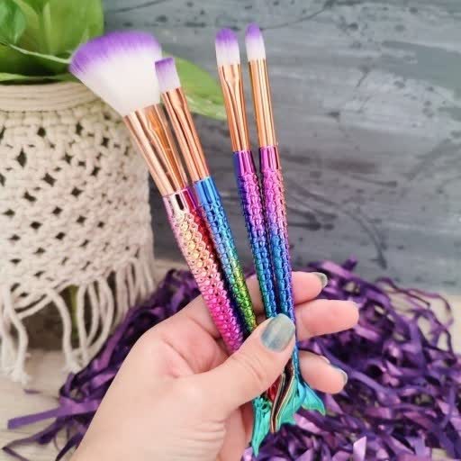 براش 4 تکه طرح ماهی جنس زیبا و محکم باطراحی منحصر به فرد قیمت گفته شده برای یک پک 4 تایی این براش است