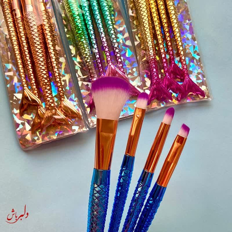 براش 4 تکه طرح ماهی جنس زیبا و محکم باطراحی منحصر به فرد قیمت گفته شده برای یک پک 4 تایی این براش است