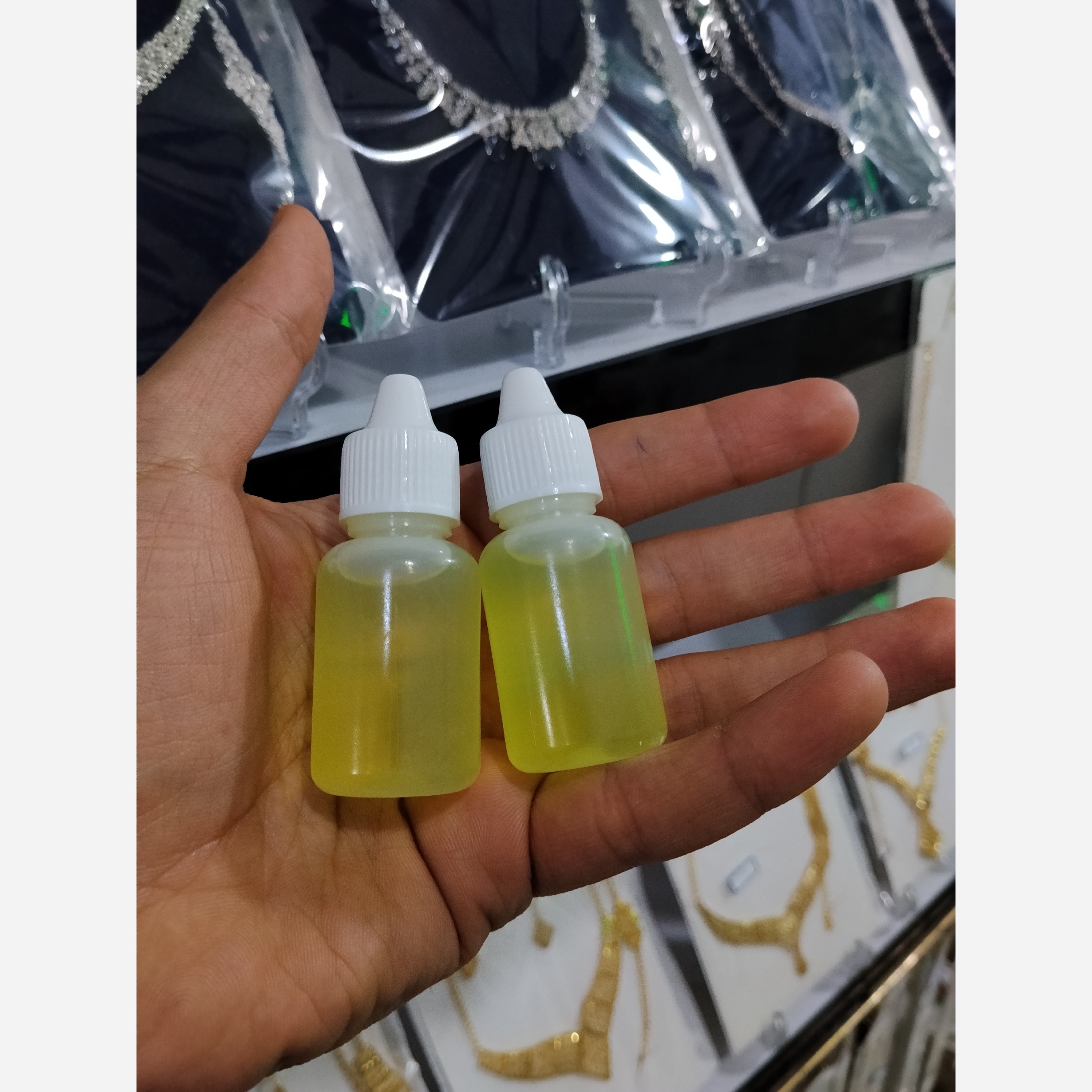 مایع شوینده و جلا دهنده بدلیجات طلاروس،برنج،استیل