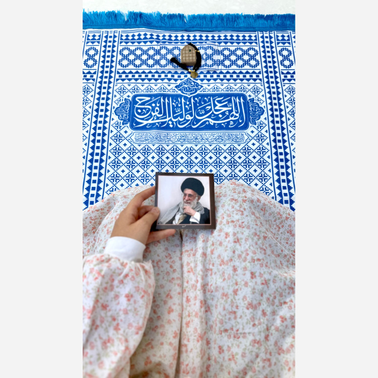 سجاده جانماز زیلو بیت رهبری همراه با دعای فرج گیفت رهبری
