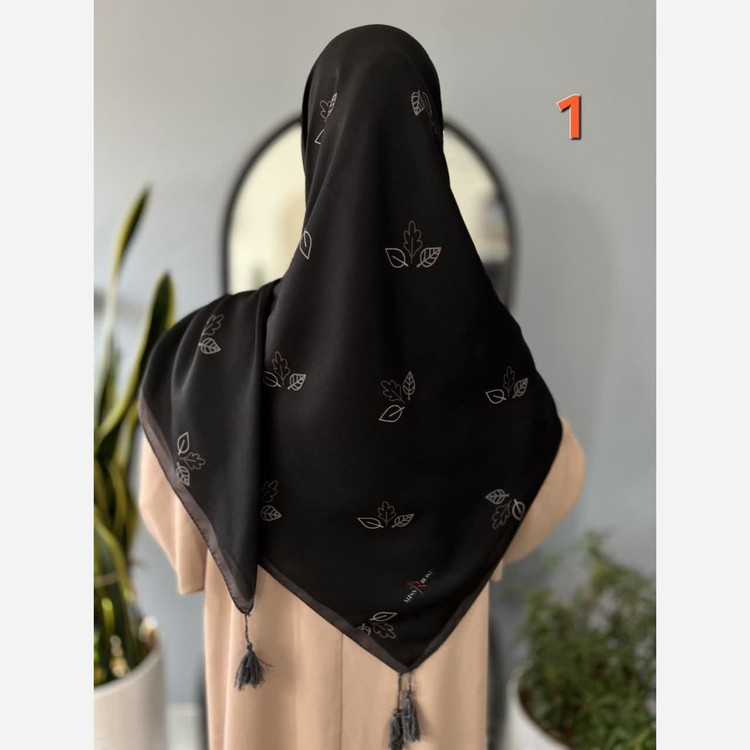 روسری نخی قواره 140 طرح 3 برگ