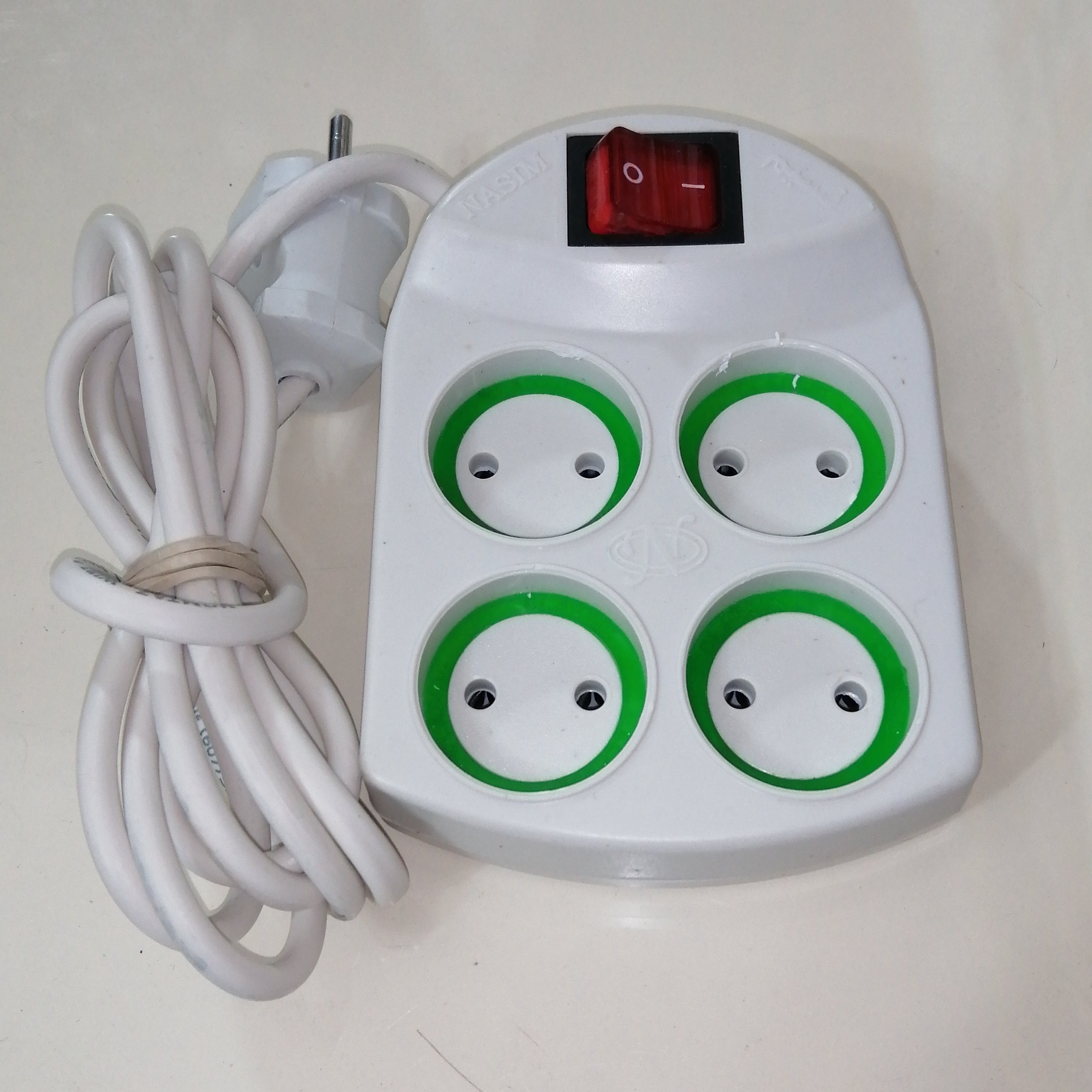 سیم سیار کلید دار نسیم 1.5 متری(4خونه)