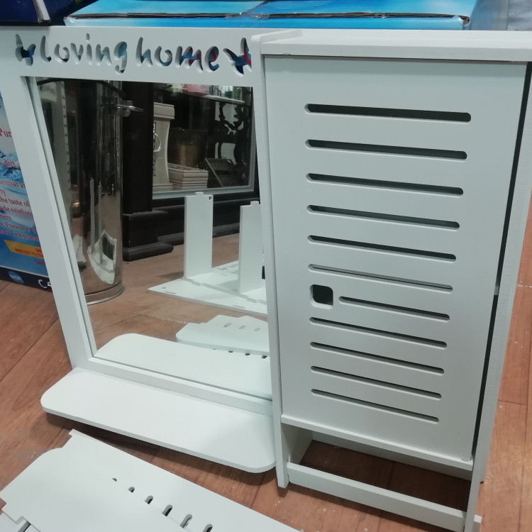 آینه باکس دار بزرگ 50در60 با آینه رخ نمای بزرگ هم باکس راست و هم باکس چپ موجوده
