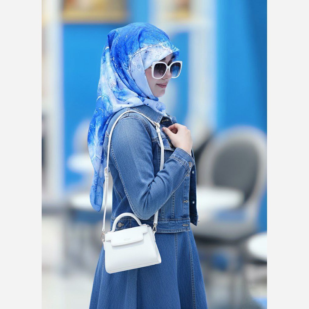 روسری نخی کاستوم طرح رزیتا قواره بزرگ