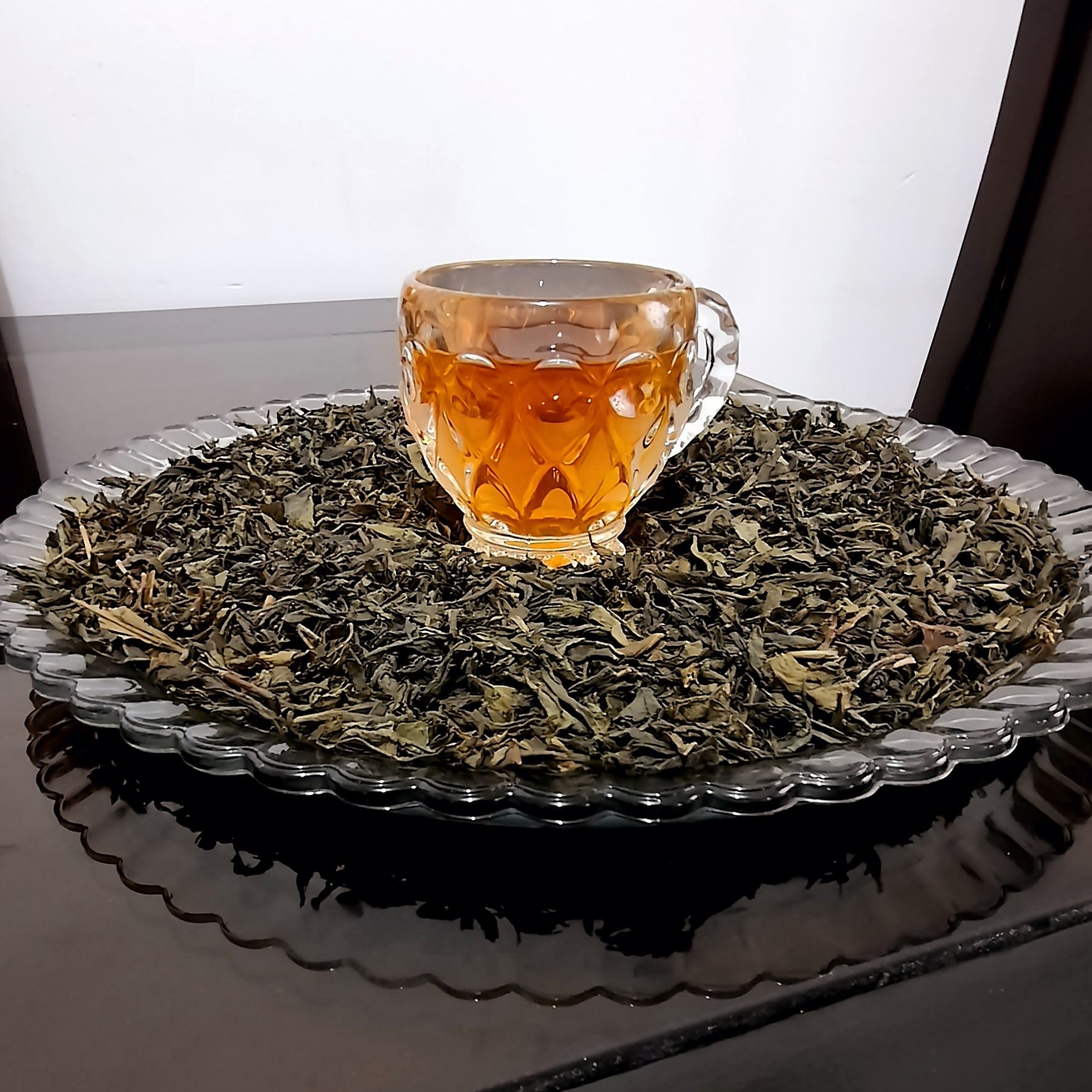 چای سبز بهاره لاهیجان بسیار خوش رنگ و با طعم عالی 1405(500 گرمی )