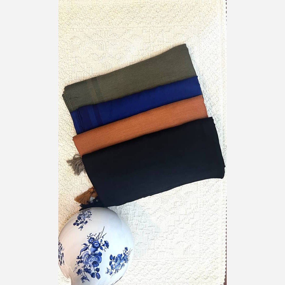 روسری نخی قواره بلند ساده دور دوخت منگوله دار (شامل هدیه)