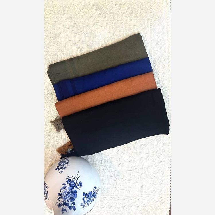 روسری نخی قواره بلند ساده دور دوخت منگوله دار (شامل هدیه)