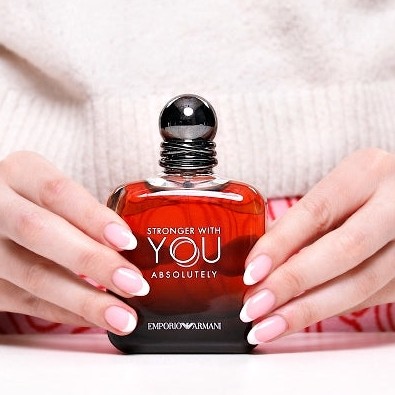 عطر و ادکلن استرانگر ویت یو ابسولوتلی Stronger with You Absolutely با کیفیت عالی و ماندگاری بالا ( حداقل خرید 10 میل )