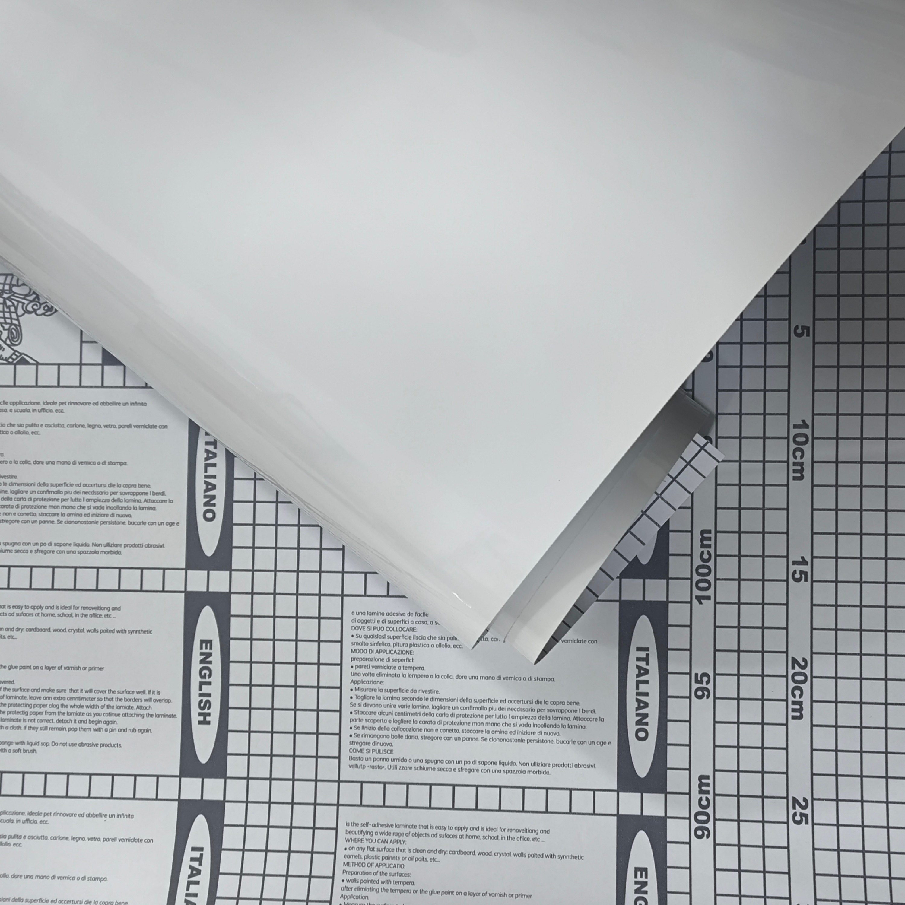 برچسب کابینت سفید براق رول 15 متری( عمده )