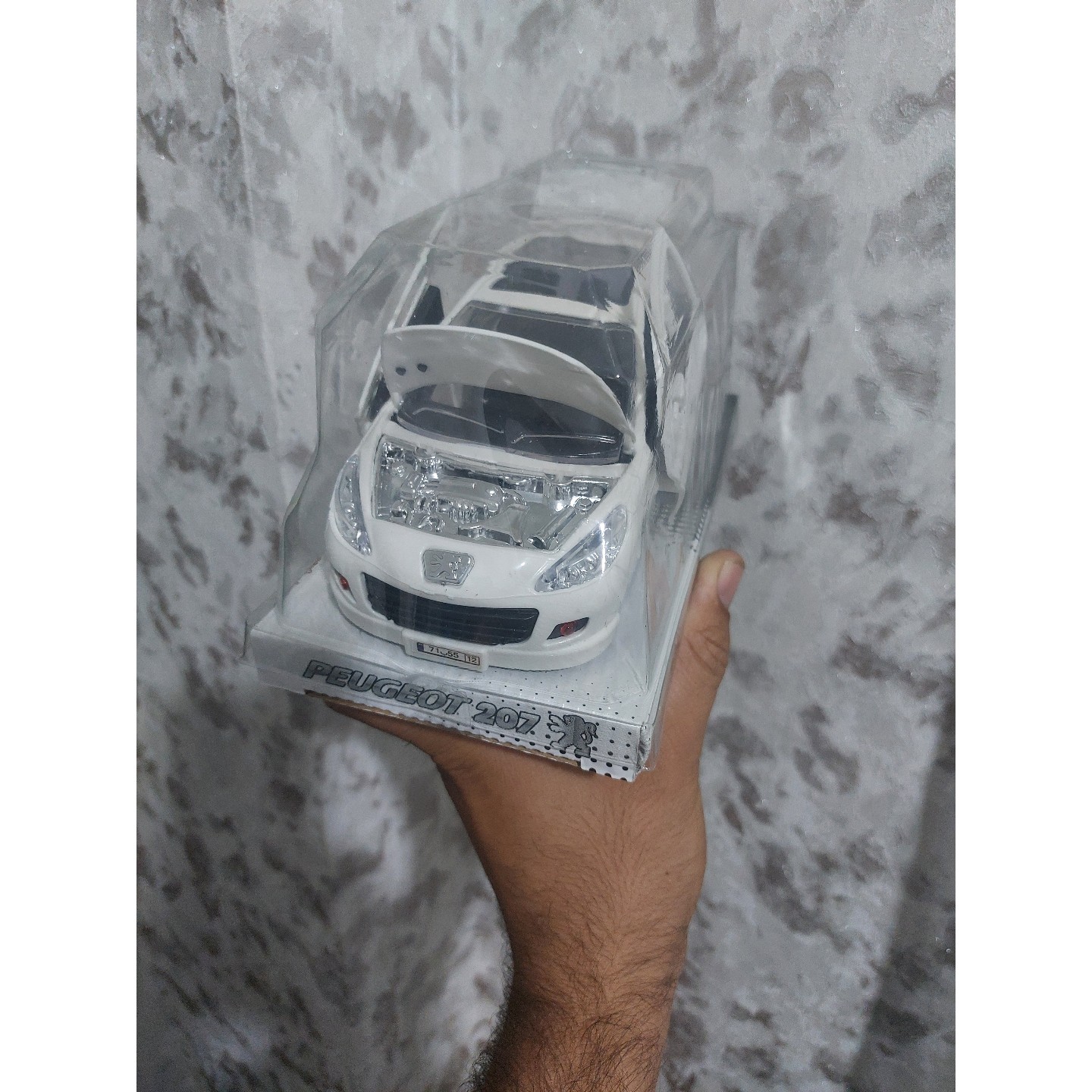 ماشین پژو 207 شوتی سقف شیشه ای 4 درب بازشو رینگ فونیکسی دارای قابلیت تنظیم ارتفاع دستی
