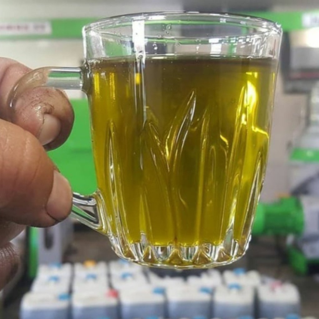 روغن زیتون خالص 3 لیتری ( بدون بو) تازه امساله از تولید به مصرف مستقیم از باغدار