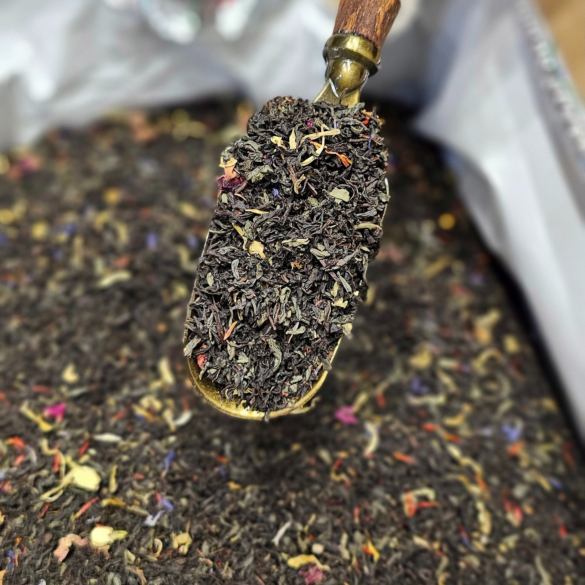 چای مراکشی اصل اکبر با عطر و طعم میوه های استوایی (450 گرم)